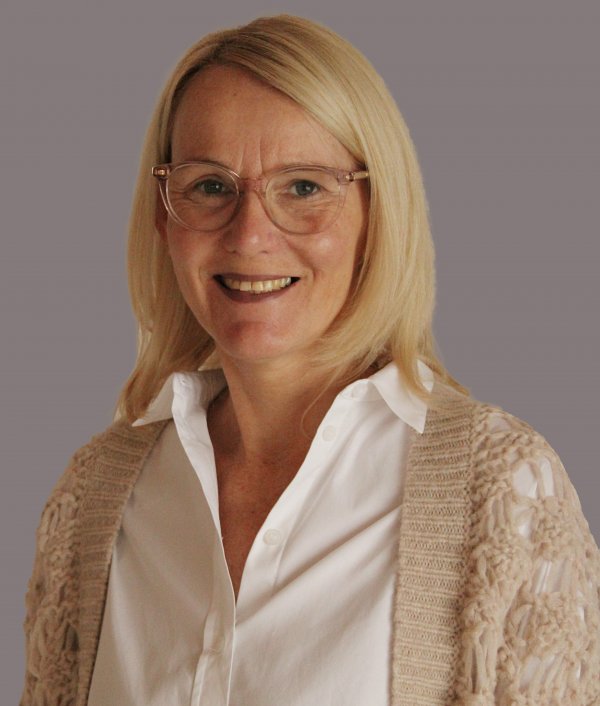  Susanne  Högler