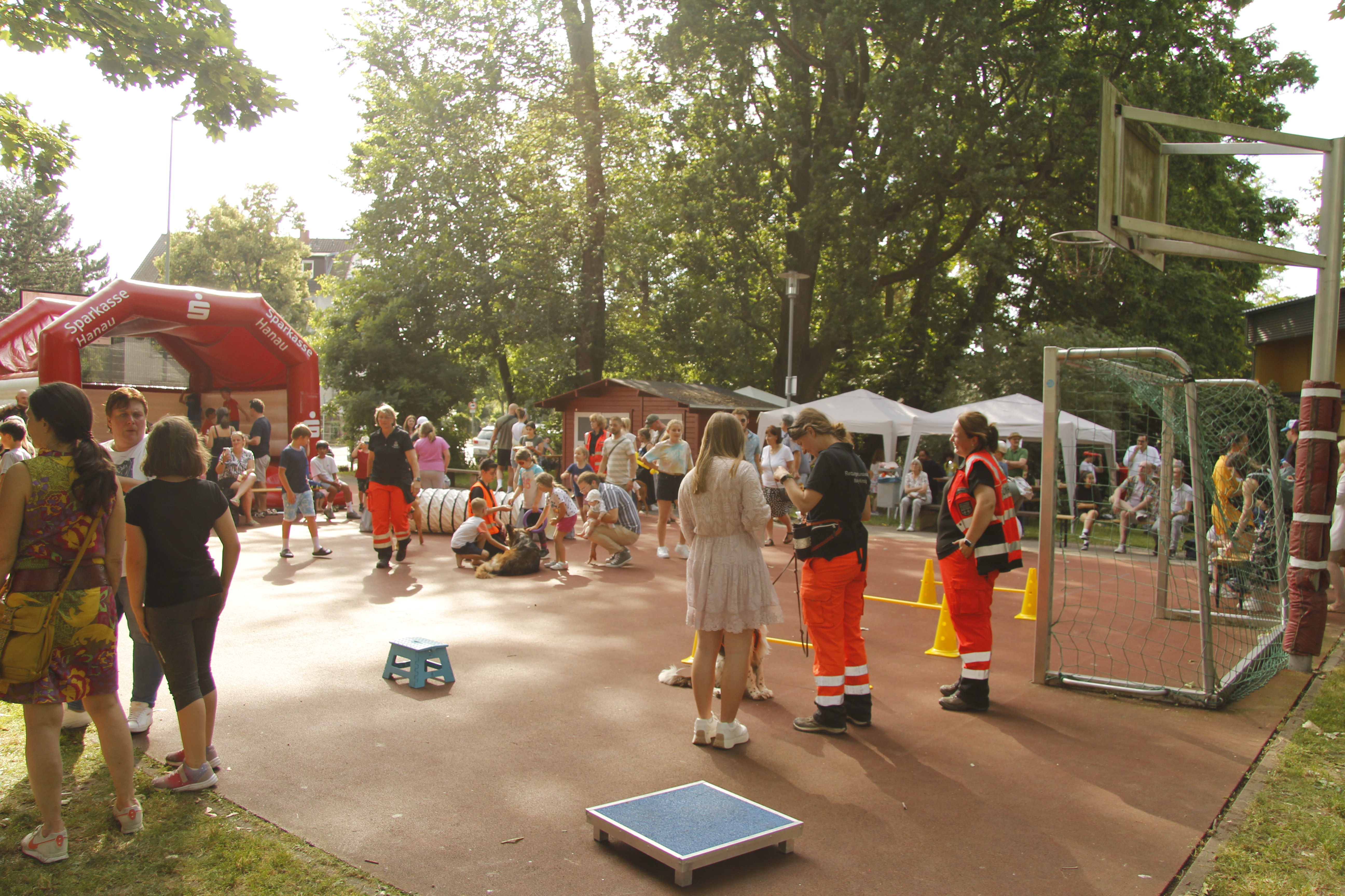 Sommerfest im Albert-Schweitzer-Kinderdorf in Hanau – Spiel, Spaß und Kinderlachen